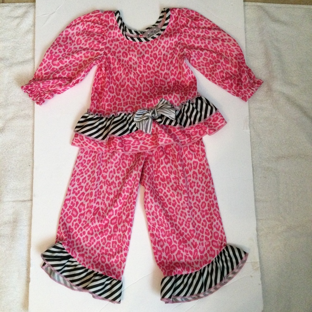 Laura Dare Pink and Leopard Print Silky Pajamas, Size 2T